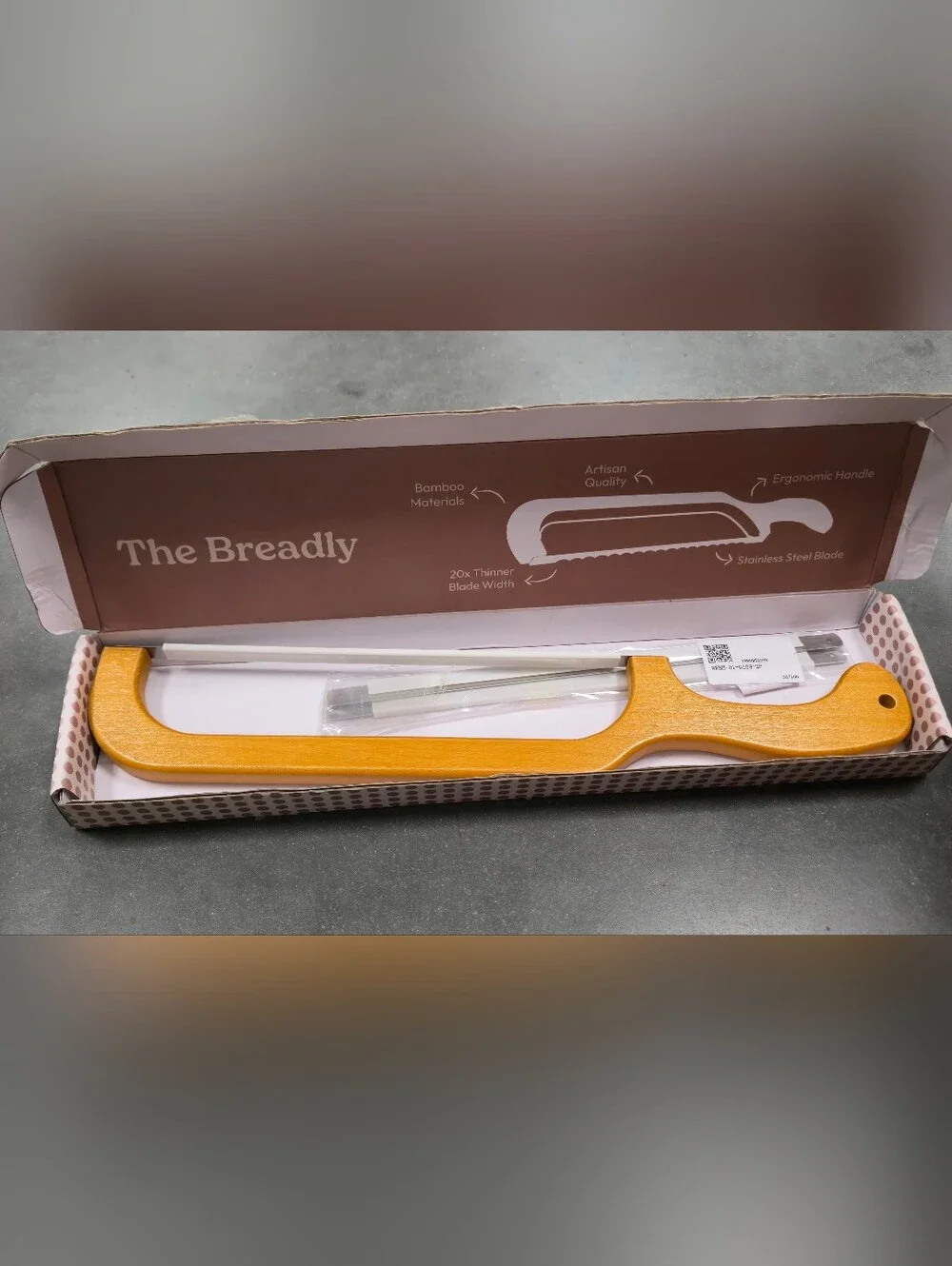 NIB Earthly Bliss BREADLY Bread *Bow* Knife BAMBOO Handle STAINLESS STEEL Blade